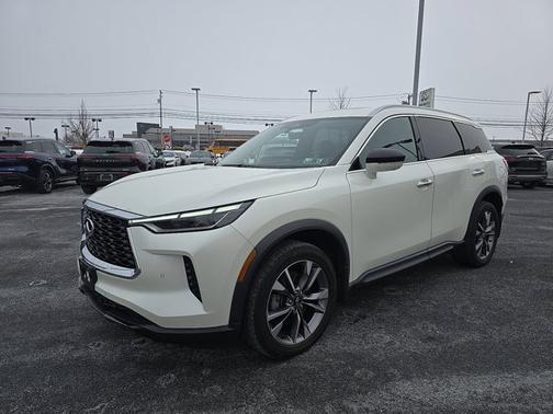 2023 INFINITI QX60 LUXE