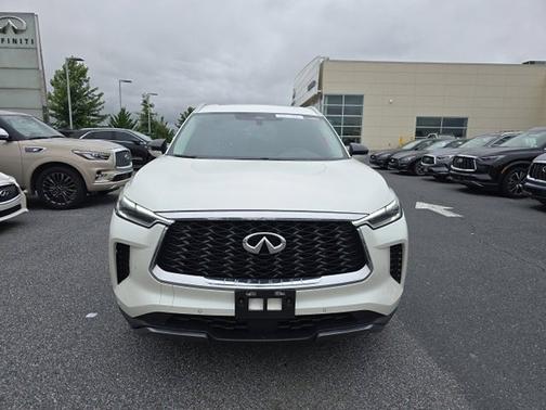 2022 INFINITI QX60 LUXE