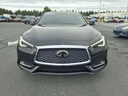 2022 INFINITI Q60 LUXE