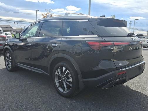 2025 INFINITI QX60 LUXE