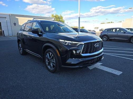 2025 INFINITI QX60 LUXE