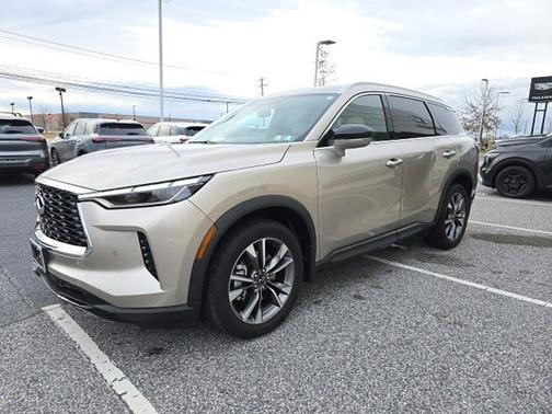 2023 INFINITI QX60 LUXE