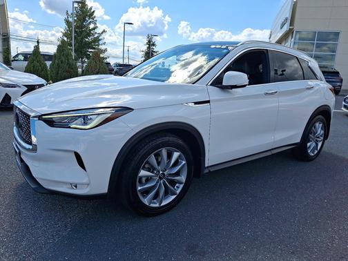 2022 INFINITI QX50 LUXE