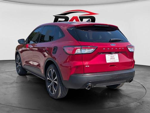 Rapid Red Metallic Tinted Clearcoat 2021 Ford Escape SE