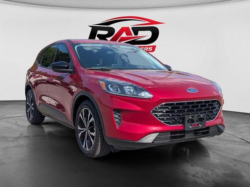 Rapid Red Metallic Tinted Clearcoat 2021 Ford Escape SE