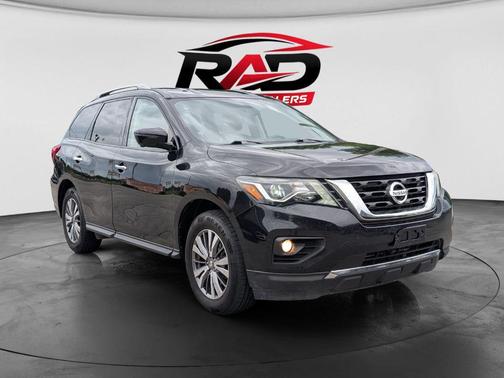 Magnetic Black Pearl 2020 Nissan Pathfinder SL 4WD