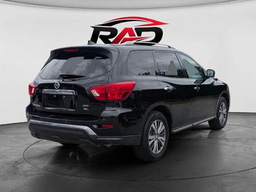 Magnetic Black Pearl 2020 Nissan Pathfinder SL 4WD