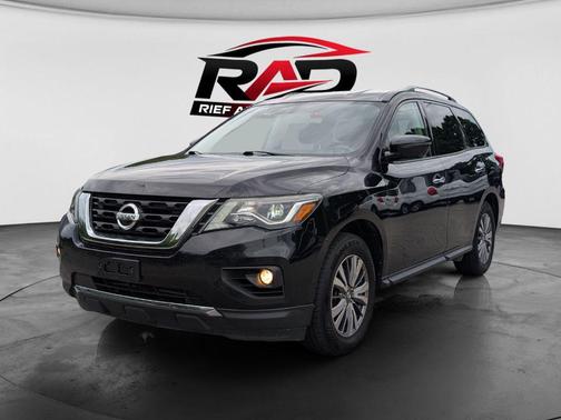 Magnetic Black Pearl 2020 Nissan Pathfinder SL 4WD