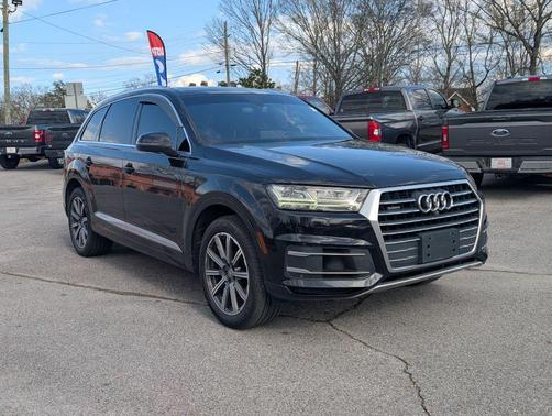 Orca Black Metallic 2017 Audi Q7 3.0T Premium