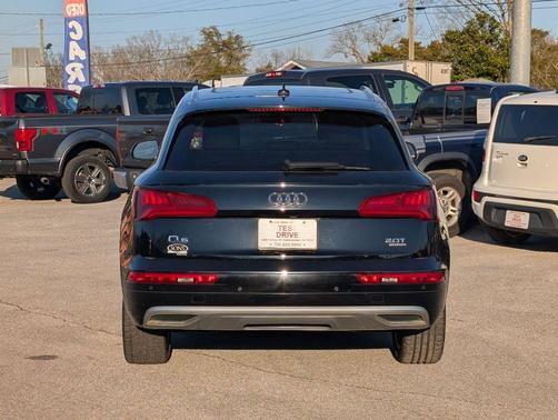 2018 Audi Q5 2.0T Prestige