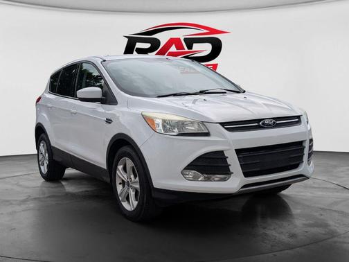 White Platinum Metallic Tri-Coat 2015 Ford Escape SE