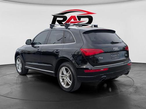 BLACK 2016 Audi Q5 2.0T Premium Plus