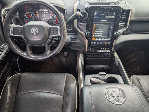 Bright White Clearcoat 2019 RAM 2500 Laramie Crew Cab 4x4 6'4' Box