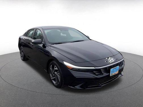 Abyss Black 2025 Hyundai ELANTRA SEL
