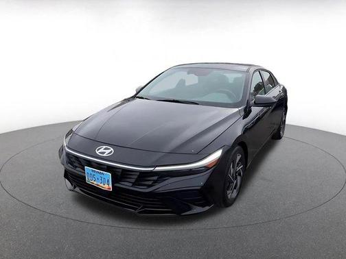 Abyss Black 2025 Hyundai ELANTRA SEL