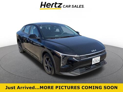 Aurora Black Pearl 2025 Kia K4 LXS