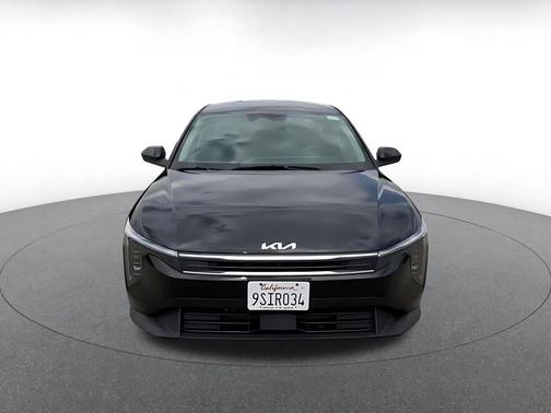Aurora Black Pearl 2025 Kia K4 LXS