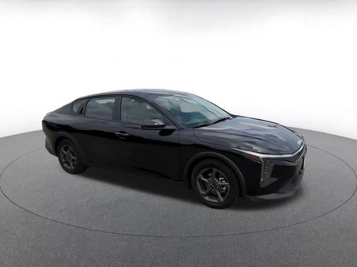 Aurora Black Pearl 2025 Kia K4 LXS
