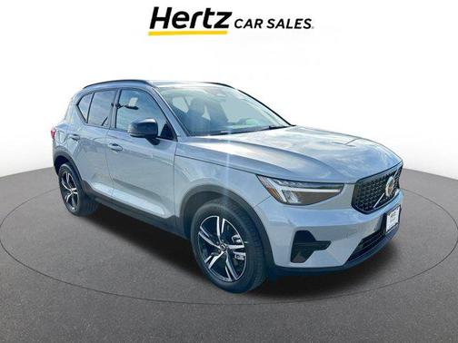 2024 Volvo XC40 CORE
