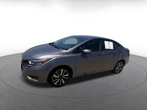 Gun Metallic 2025 Nissan Versa 1.6 SV