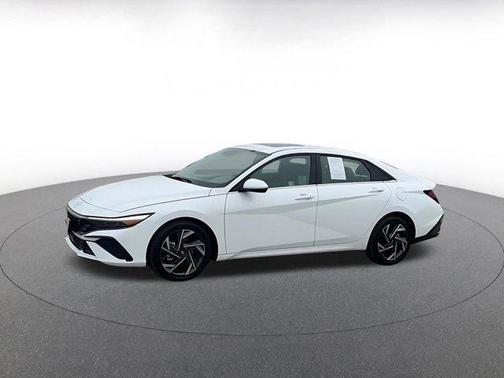 2025 Hyundai ELANTRA SEL