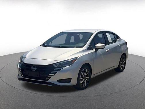 Brilliant Silver Metallic 2025 Nissan Versa 1.6 SV