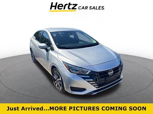 Brilliant Silver Metallic 2025 Nissan Versa 1.6 SV