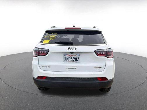 Bright White Clearcoat 2025 Jeep Compass Latitude