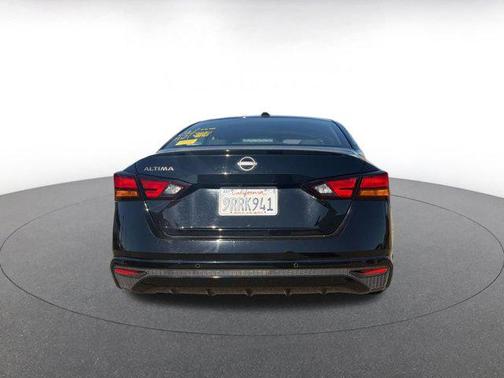 Super Black 2025 Nissan Altima SV FWD