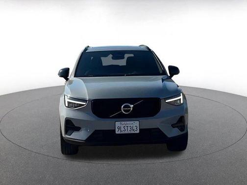 2024 Volvo XC40 CORE