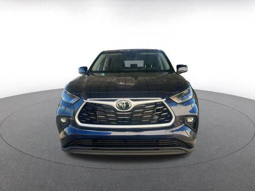 2025 Toyota Highlander LE