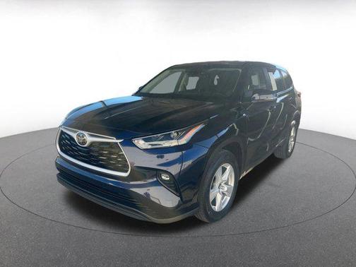 2025 Toyota Highlander LE