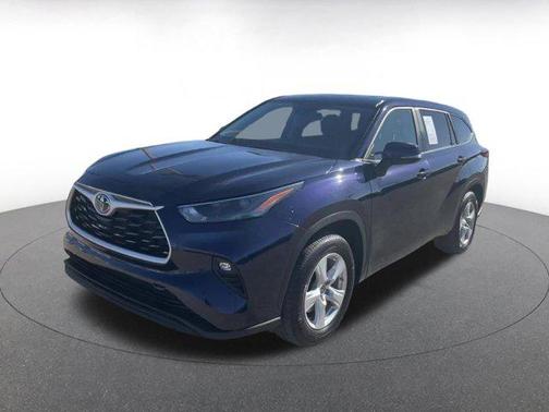 2025 Toyota Highlander LE