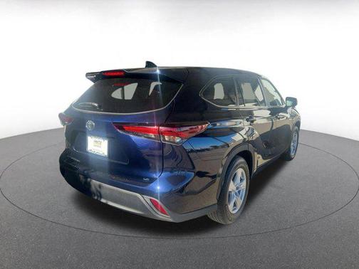 2025 Toyota Highlander LE