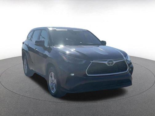 2025 Toyota Highlander LE