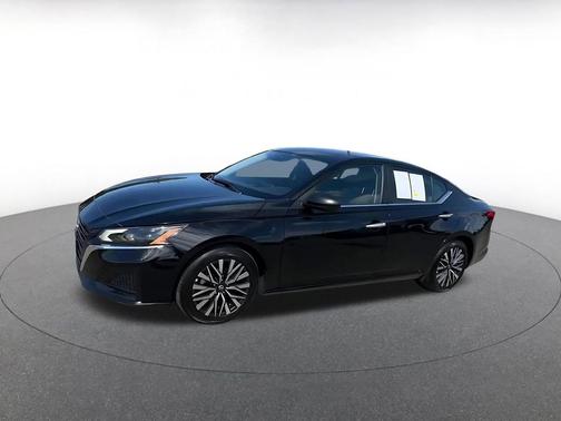 Super Black 2025 Nissan Altima SV FWD