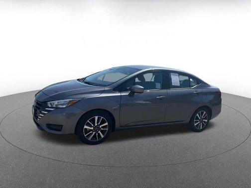 Gun Metallic 2025 Nissan Versa 1.6 SV