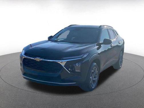 Mosaic Black Metallic 2025 Chevrolet Trax LT