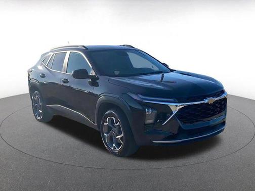 Mosaic Black Metallic 2025 Chevrolet Trax LT