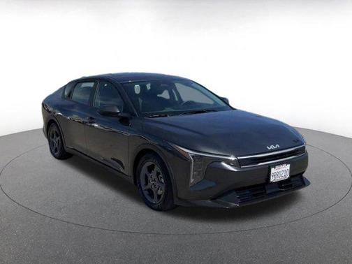 Interstellar Gray 2025 Kia K4 LXS