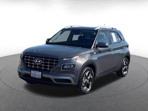 2025 Hyundai VENUE SEL
