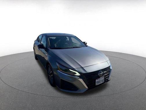 Gun Metallic 2025 Nissan Altima SV FWD