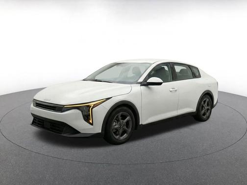 Snow White Pearl 2025 Kia K4 LXS