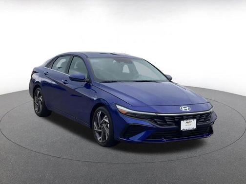 2025 Hyundai ELANTRA SEL