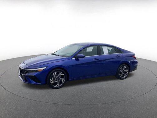 2025 Hyundai ELANTRA SEL