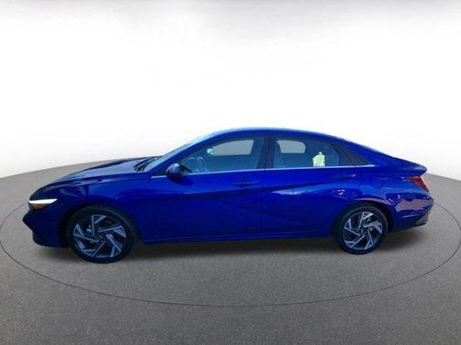 2025 Hyundai ELANTRA SEL