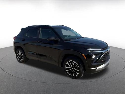 Mosaic Black Metallic 2025 Chevrolet Trailblazer LT