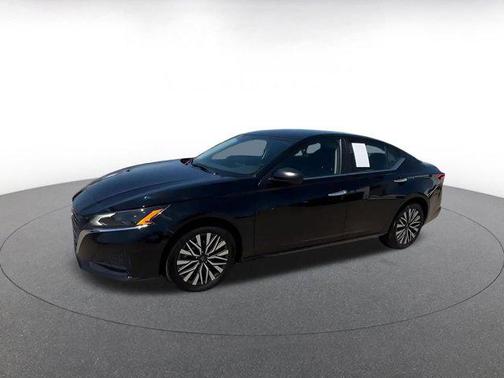 Super Black 2025 Nissan Altima SV FWD