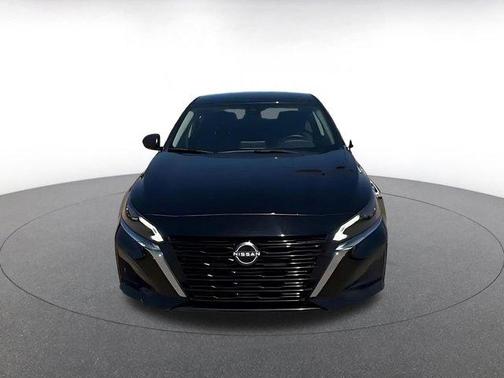 Super Black 2025 Nissan Altima SV FWD