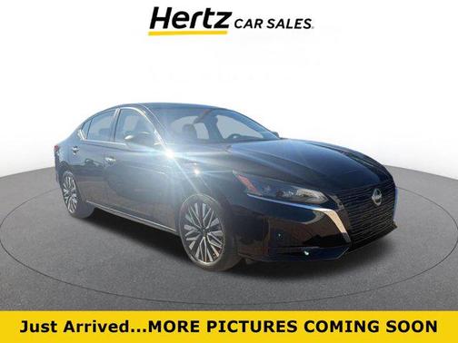 Super Black 2025 Nissan Altima SV FWD